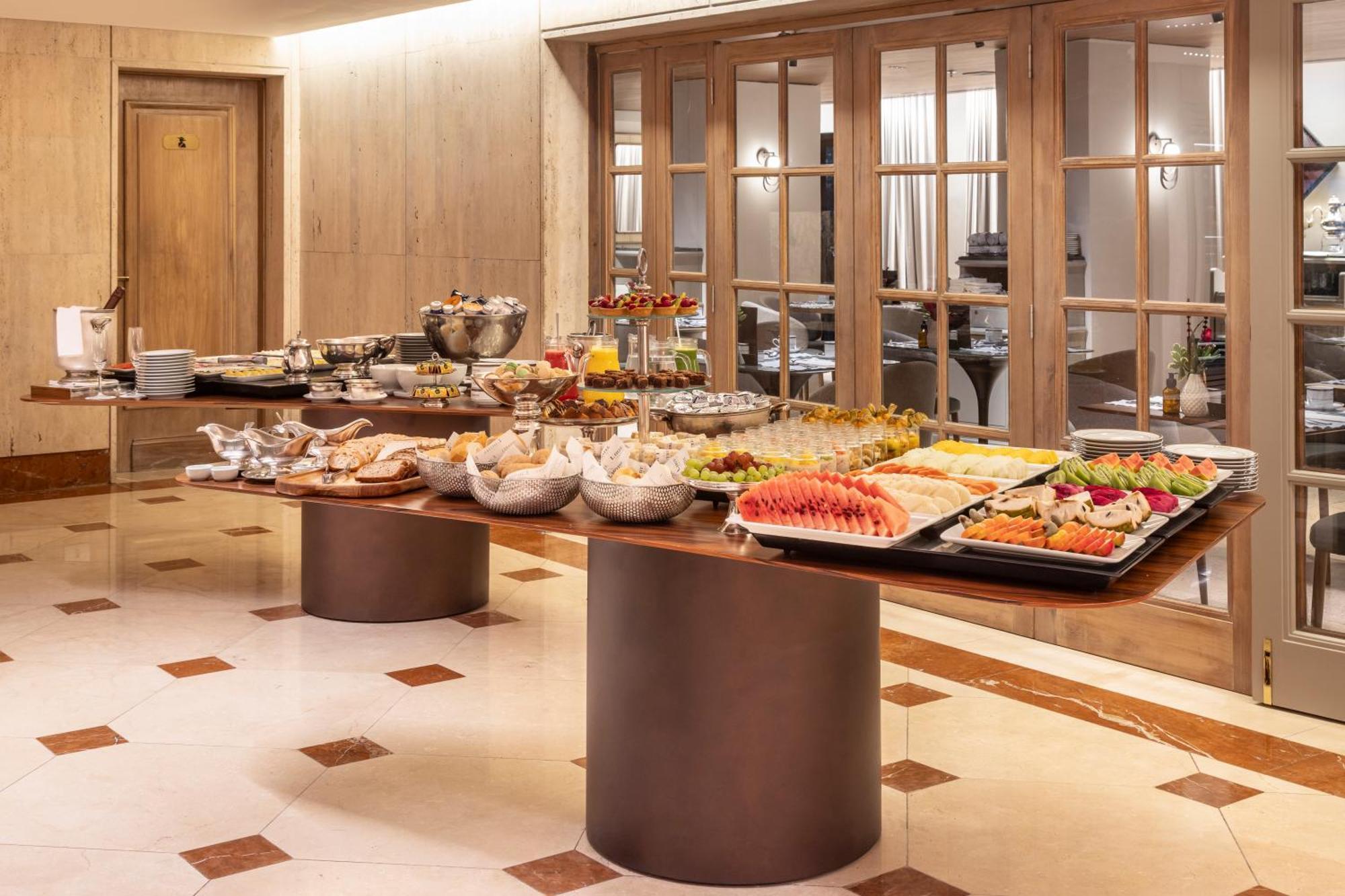 L'Hotel Portobay Σάο Πάολο Εξωτερικό φωτογραφία A buffet at a hotel